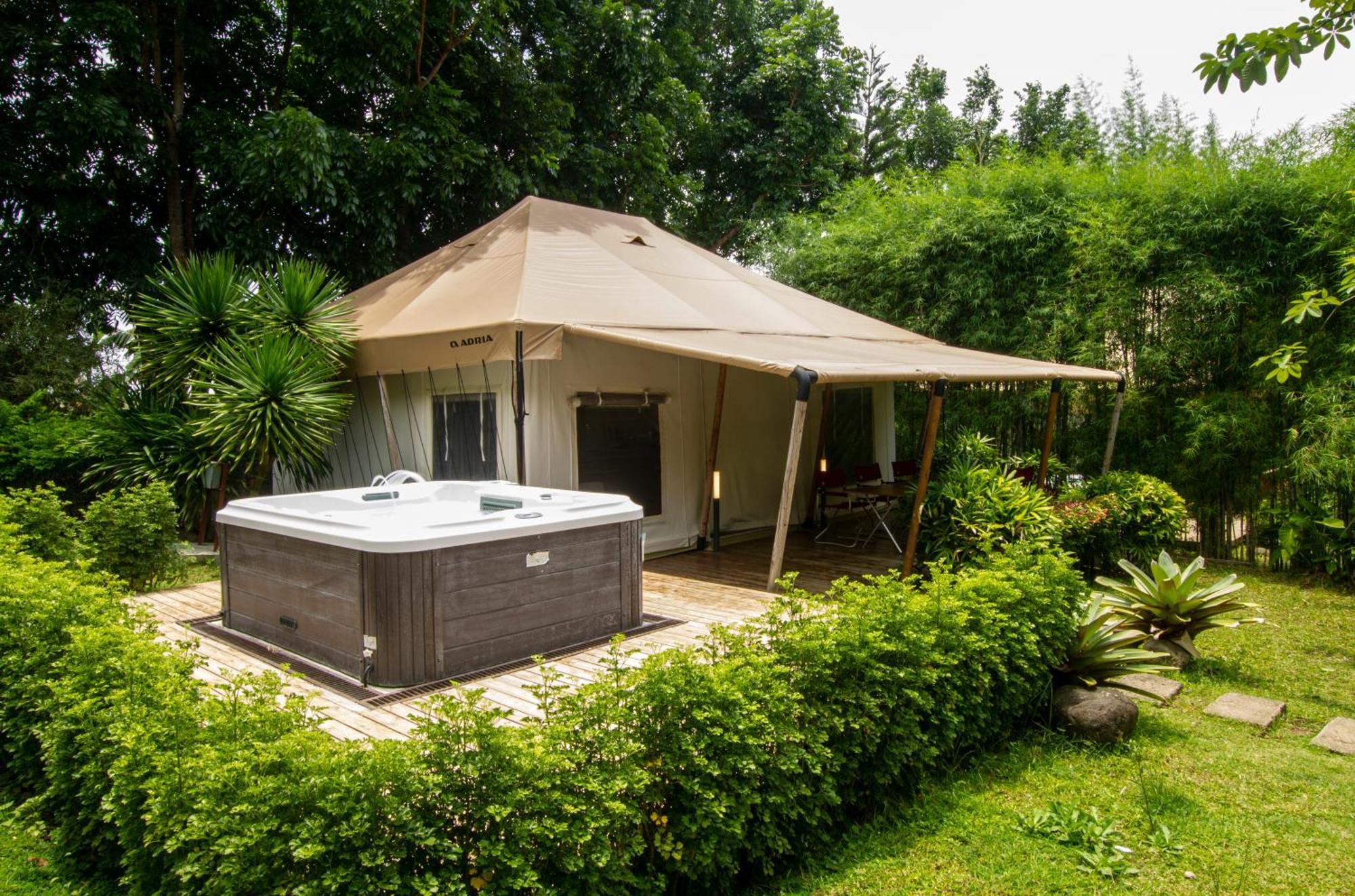 The Park - Silang Hotel Exterior photo