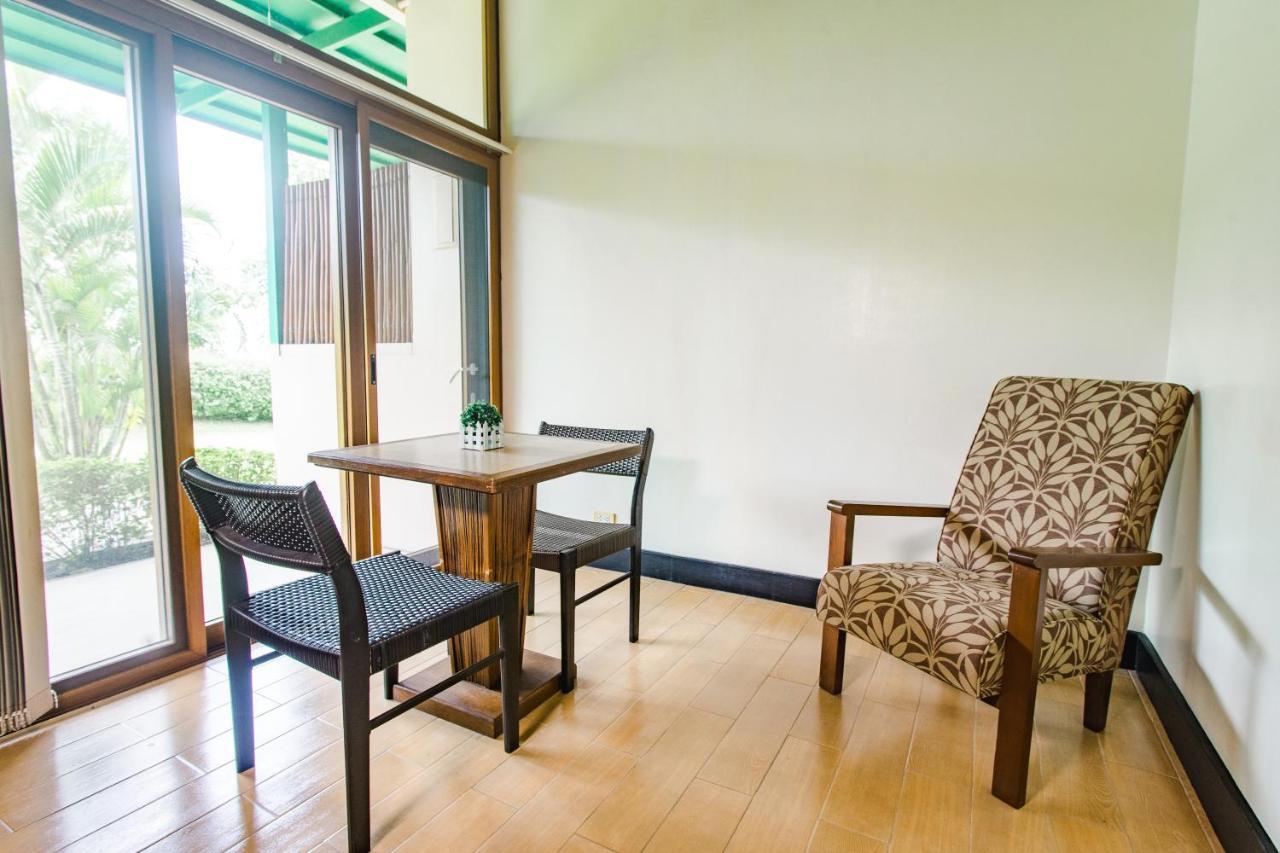 The Park - Silang Hotel Exterior photo